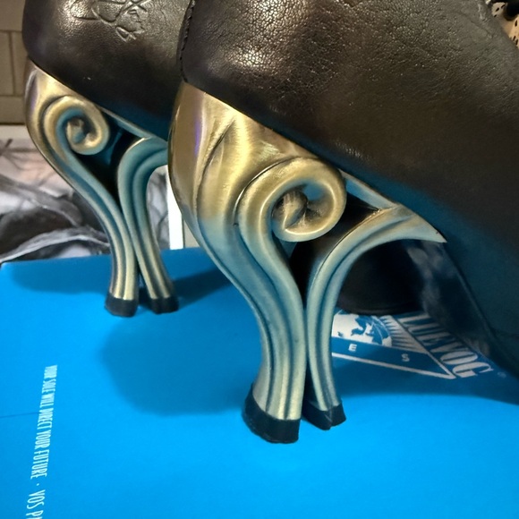 John Fluevog Black Leather Heels with Cutout Design - Picture 3 of 6